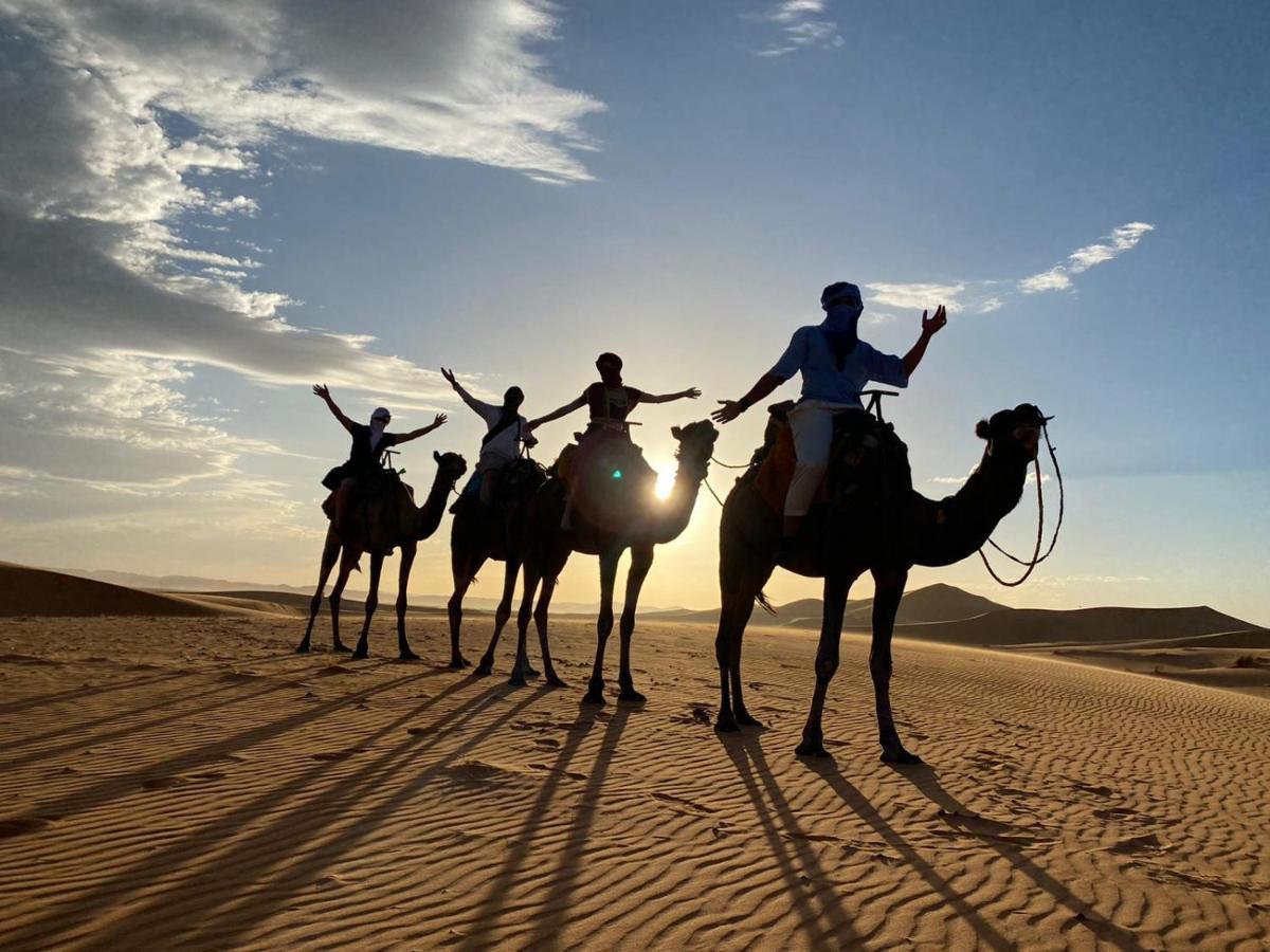 Luxury Trek Desert Camp Мерцуга Екстериор снимка