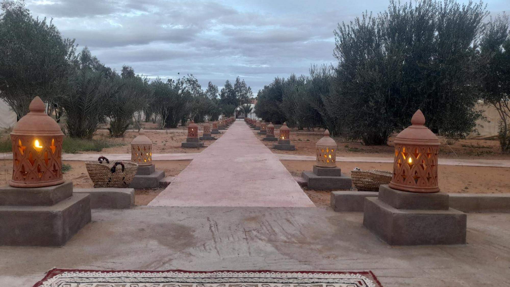 Luxury Trek Desert Camp Мерцуга Екстериор снимка